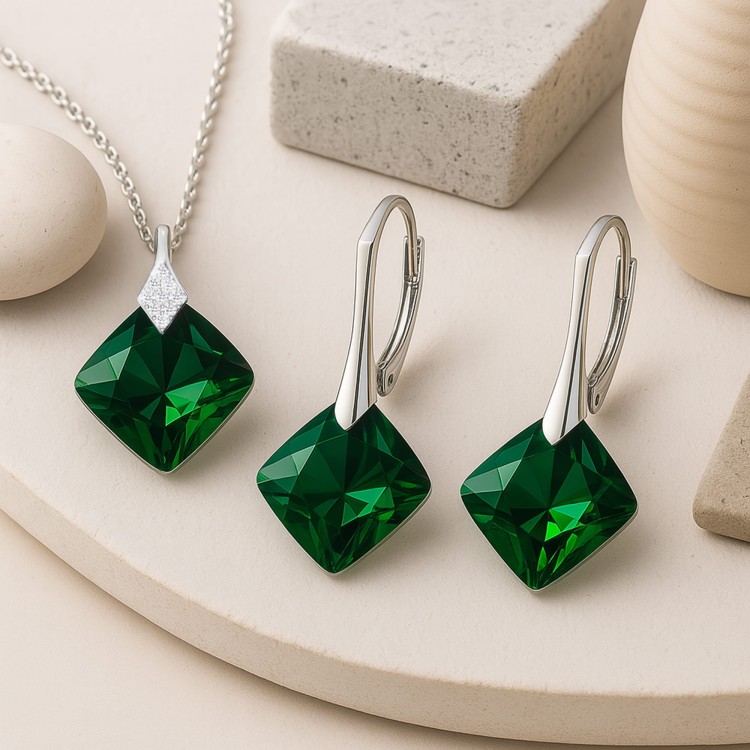 emerald cut .jpg