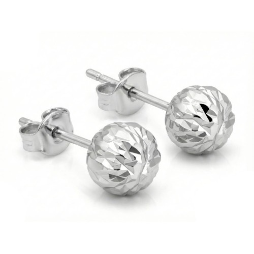 Srebrne kolczyki kulki 6 mm z diamentowaną fakturą na białym tle