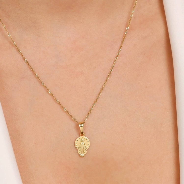 Pozłacany Medalik z Matką Boską